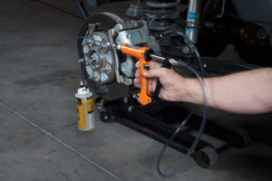 Замена тормозной жидкости Toyota Avensis